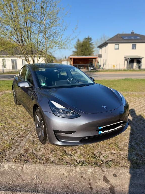 Second-hand Tesla Model 3 Standard Range 208 kW (283 CP) 2022 Gri Berlinǎ