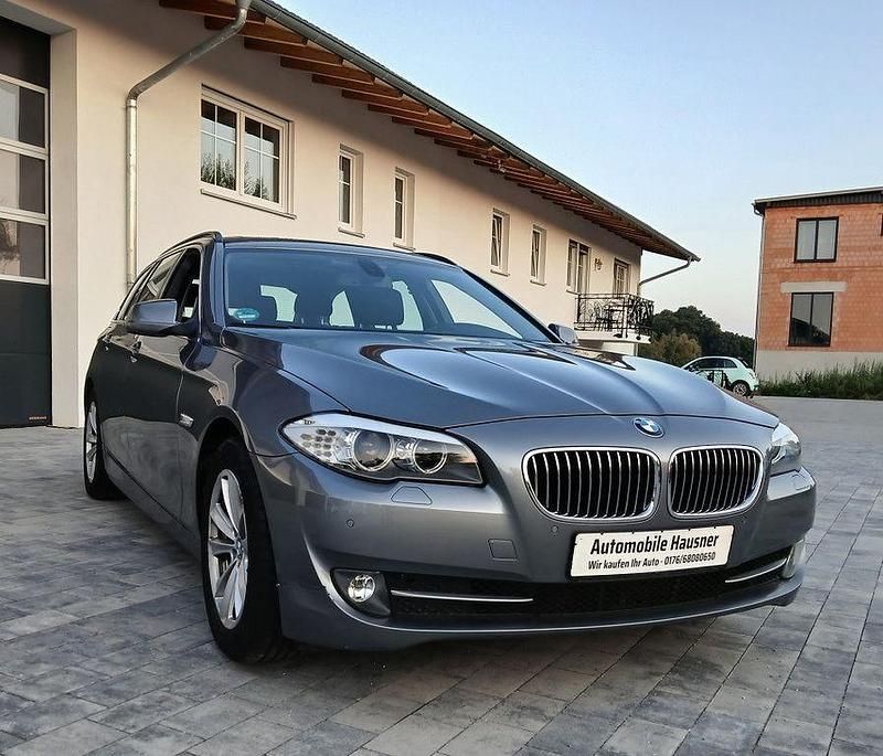 Grau Gebraucht 2011 BMW 520 Kombi | 6.950 € (Superpreis) - Bild 1/4