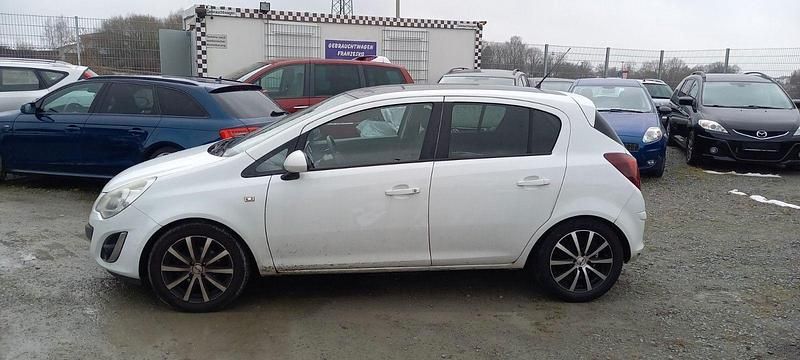 Gebraucht Opel Corsa 101 PS (74 kW) 2011 Weiß Kleinwagen