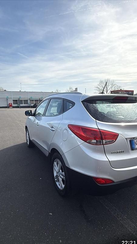 Gebraucht Hyundai ix35 130 PS (95 kW) 2012 Silber SUV