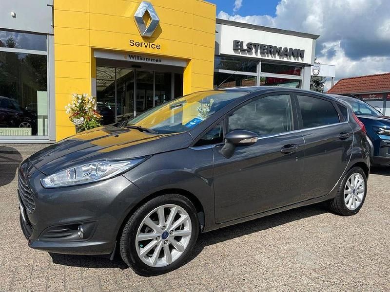 Grau Gebraucht 2016 Ford Fiesta Titanium Kleinwagen | 7.400 € (Fairer Preis) - Bild 1/4