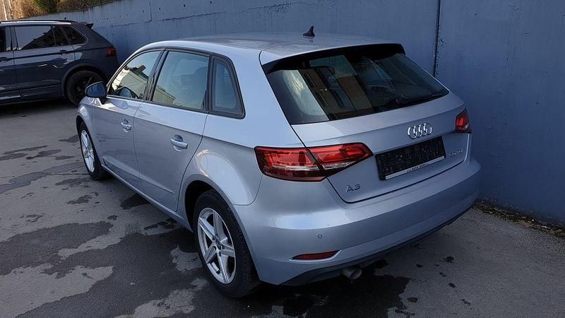 Gebraucht Audi A3 Premium 116 PS (85 kW) 2019 Silber Limousine
