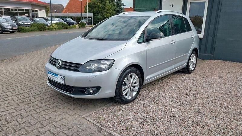 Silber Gebraucht 2011 VW Golf Plus Style Van / Kleinbus | 10.999 € (Etwas zu teuer) - Bild 1/4