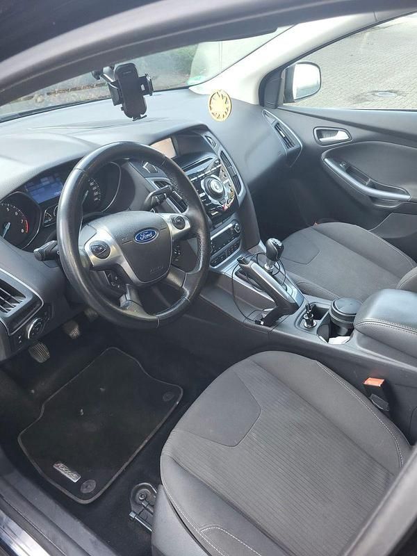 Gebraucht Ford Focus Titanium 150 PS (110 kW) 2011 Schwarz Kombi