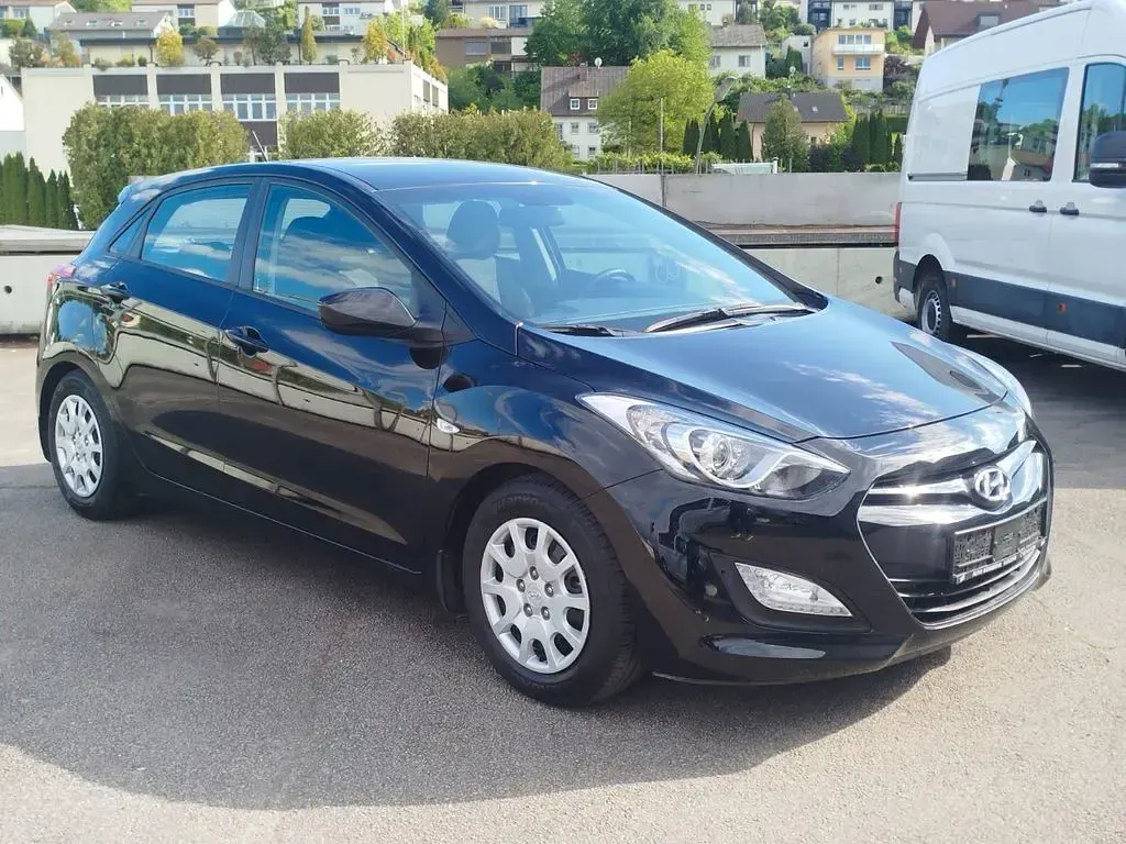 Gebraucht Hyundai i30 Style 135 PS (99 kW) 2013 Schwarz Limousine