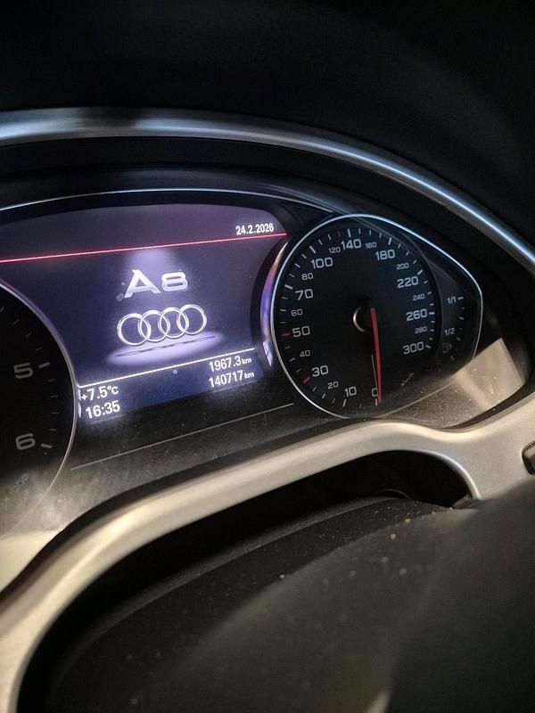 Gebraucht Audi A8 250 PS (183 kW) 2010 Schwarz Limousine