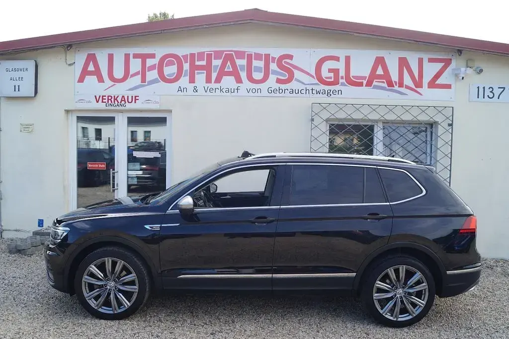 Gebraucht VW Tiguan Allspace Highline 239 PS (175 kW) 2017 Deep black perleffekt SUV