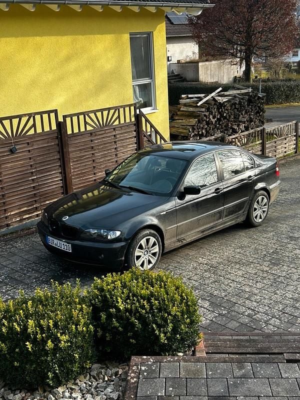 Schwarz Gebraucht 2004 BMW 320 Limousine | 2.500 € - Bild 1/1
