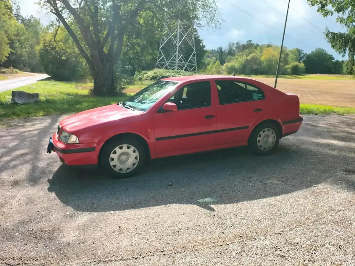Gebraucht Skoda Octavia 101 PS (74 kW) 2000 Rot Limousine