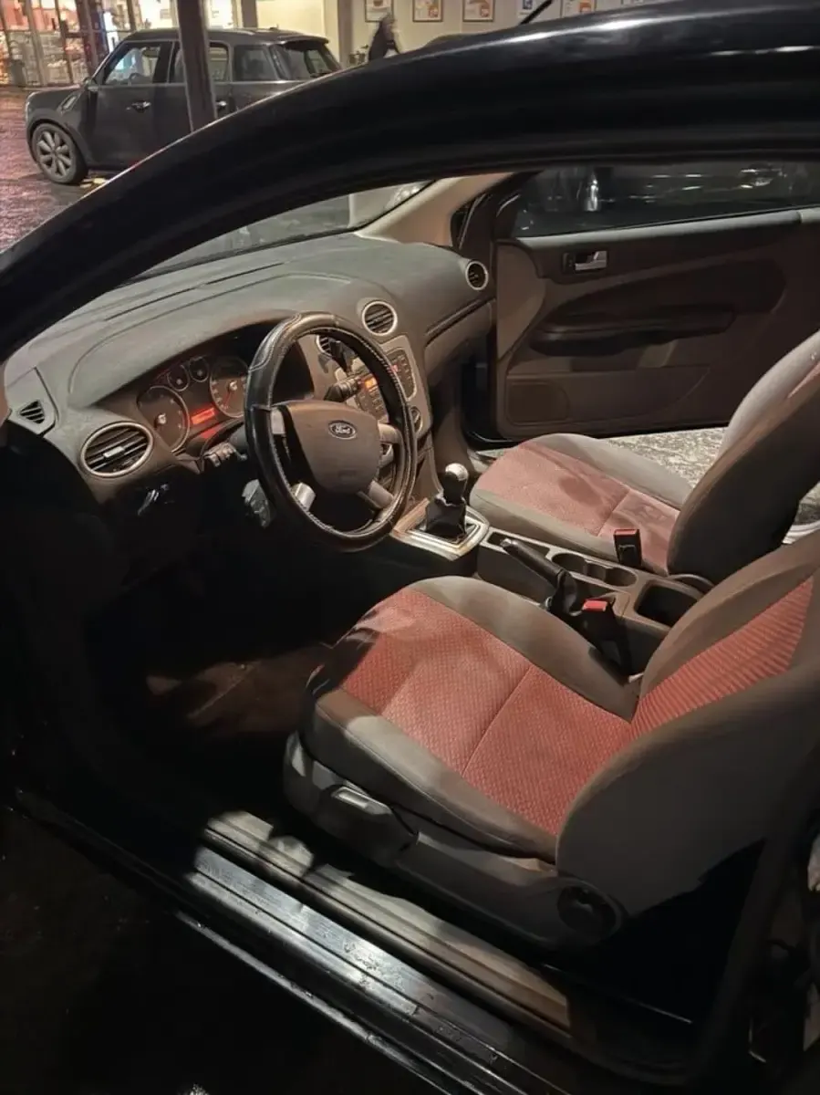 Brugt Ford Focus 80 HK (58 kW) 2007 Sort Hatchback