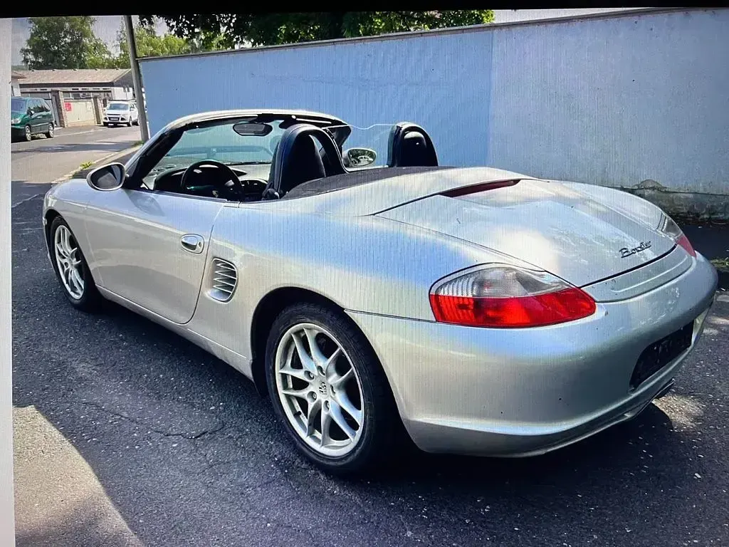 Second-hand Porsche Boxster 228 CP (167 kW) 2004 Argintiu Cabrio
