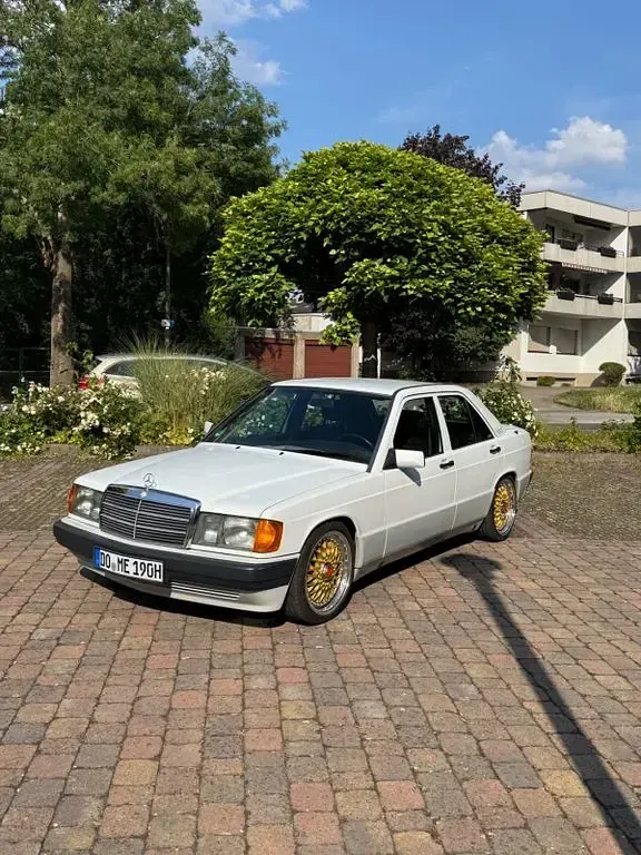 Gebraucht Mercedes 190 118 PS (86 kW) 1990 Weiß Limousine