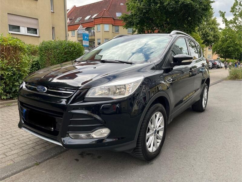 Schwarz Gebraucht 2016 Ford Kuga Titanium SUV | 14.500 € (Guter Preis) - Bild 1/4