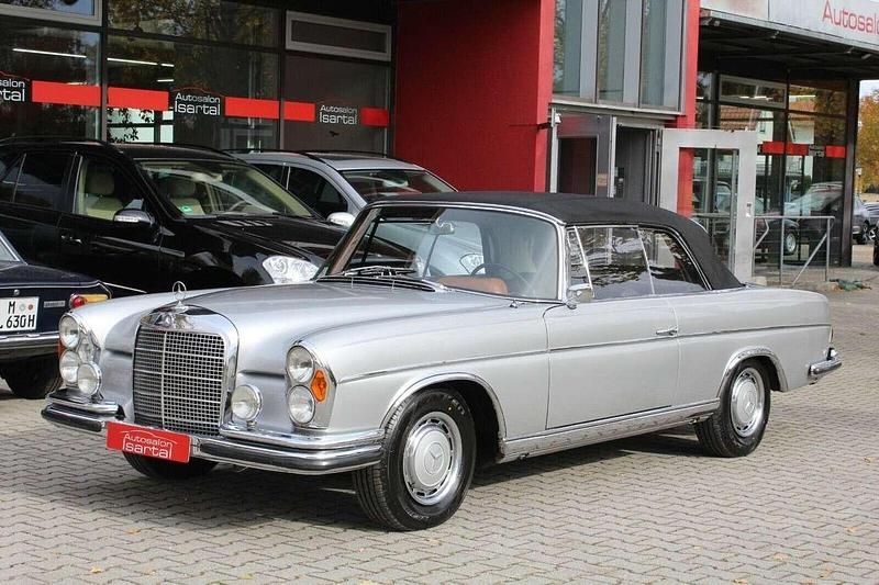 Silber Gebraucht 1964 Mercedes 300 SE Cabrio | 129.500 € - Bild 1/4