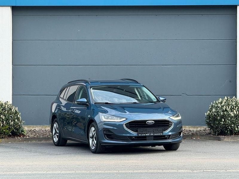 Gebraucht Ford Focus Cool & Connect 120 PS (88 kW) 2022 Blau Limousine