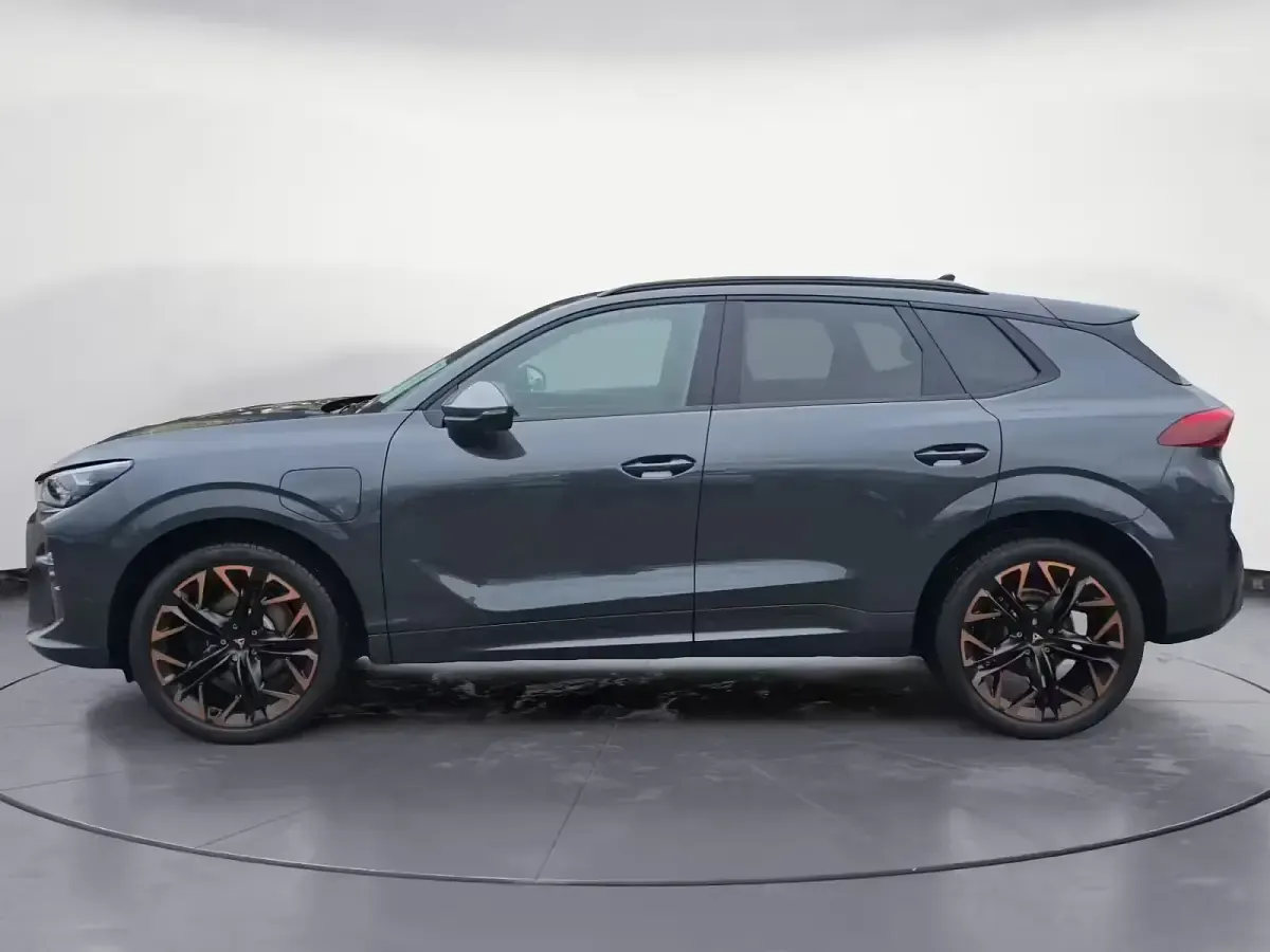 Neu Cupra Terramar VZ 177 PS (130 kW) 2026 Grau SUV