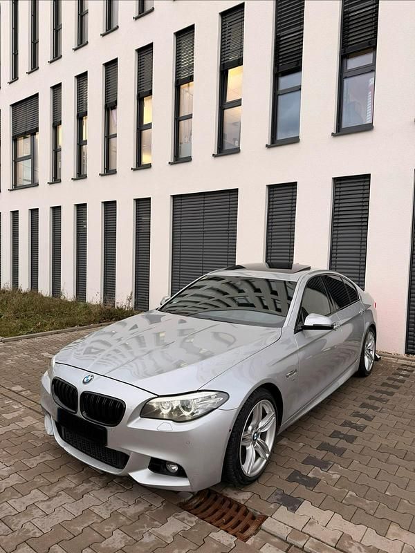 Silber Gebraucht 2014 BMW 530 M Sport Limousine | 14.000 € (Fairer Preis) - Bild 1/4