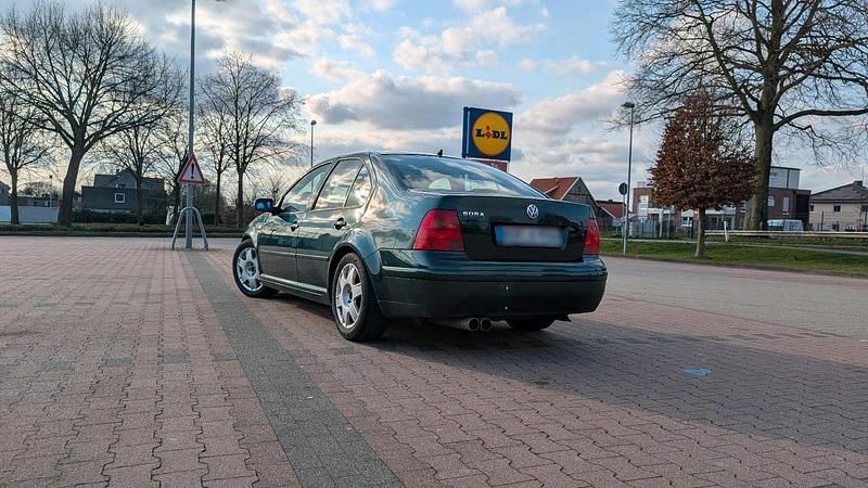 Usata VW Bora 101 CV (74 kW) 2000 Verde Berlina