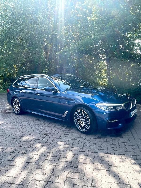 Gebraucht BMW 520 190 PS (139 kW) 2018 Blau Kombi