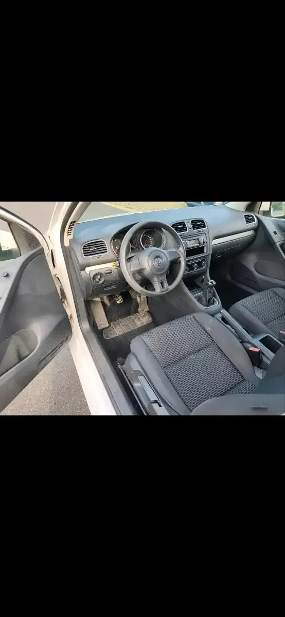 Gebraucht VW Golf VI 86 PS (63 kW) 2011 Weiß Kleinwagen