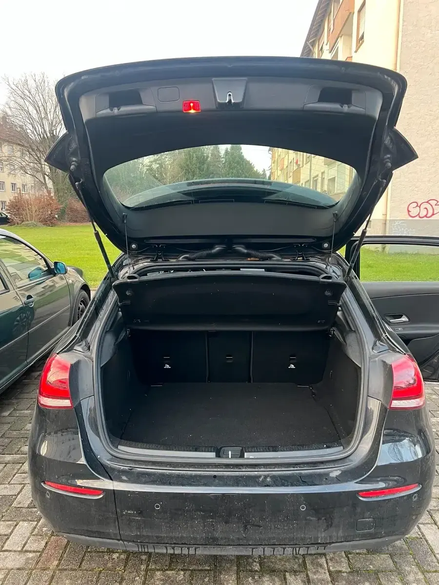 Gebraucht Mercedes A200 149 PS (109 kW) 2020 Schwarz Limousine