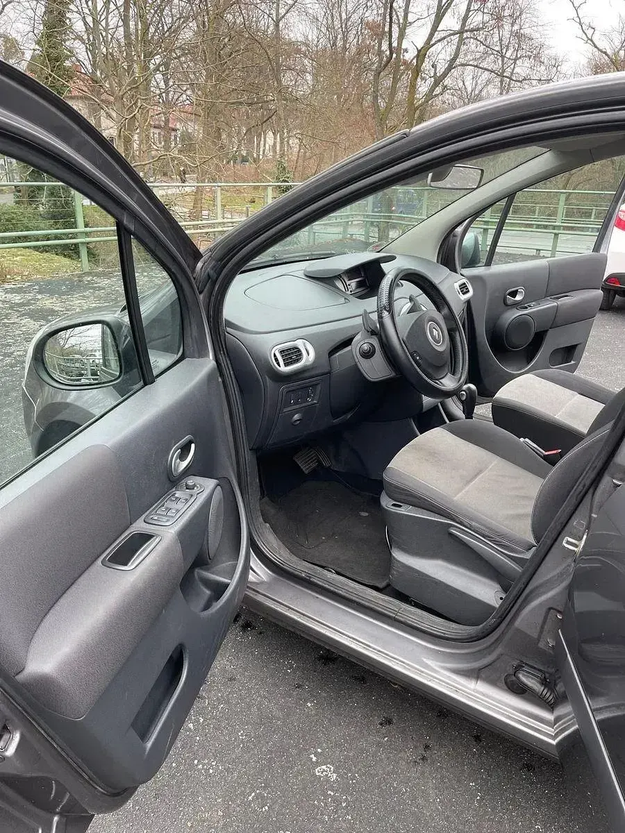 Usado Renault Modus Dynamique 111 CV (81 kW) 2009 Gris Monovolumen
