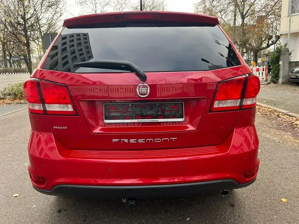 Gebraucht Fiat Freemont 170 PS (125 kW) 2015 Rot SUV