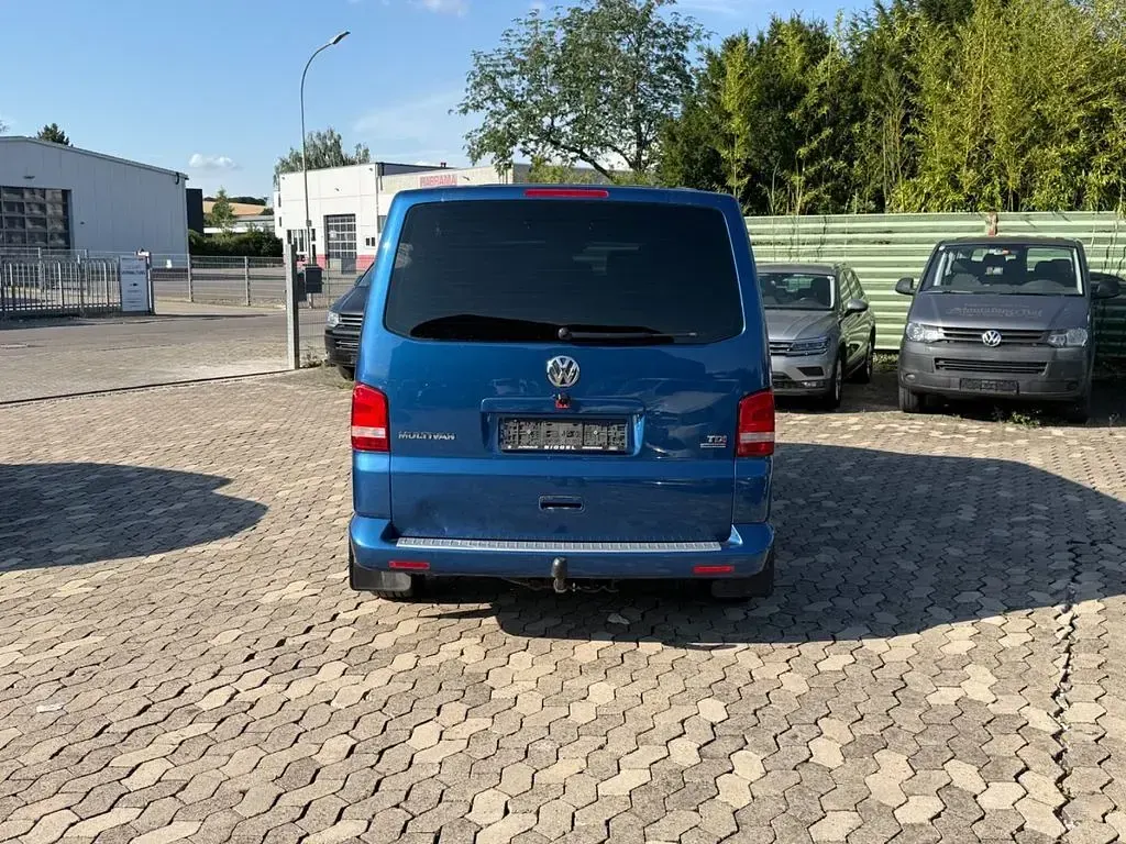 Gebraucht VW Multivan Comfortline 179 PS (131 kW) 2011 Blau Van / Kleinbus