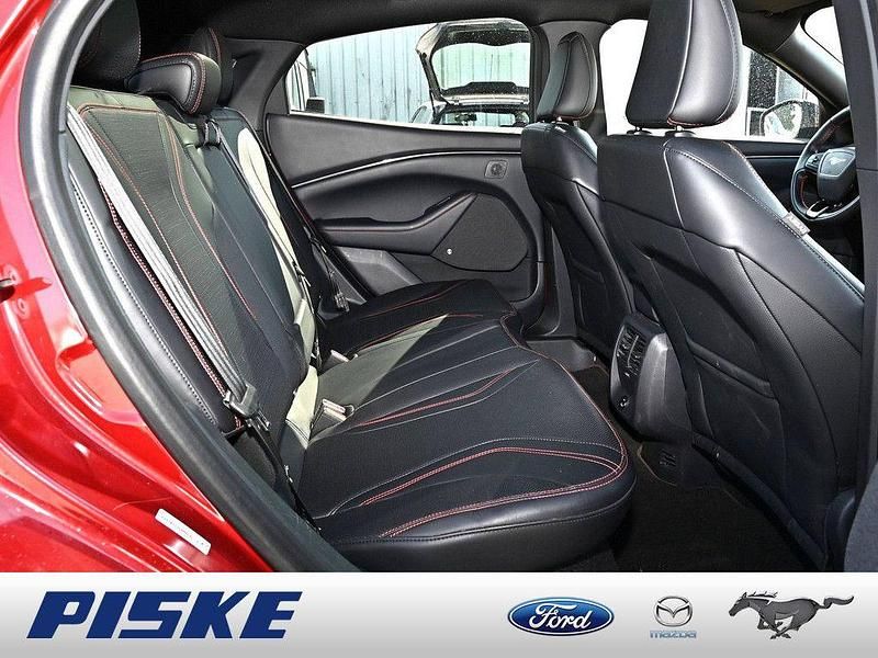 Gebraucht Ford Mustang Mach-E Standard Range 197 kW (269 PS) 2022 Lucid rot SUV
