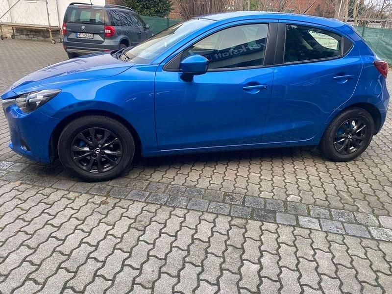 Gebraucht Mazda 2 Center-Line 75 PS (55 kW) 2016 Blau Limousine