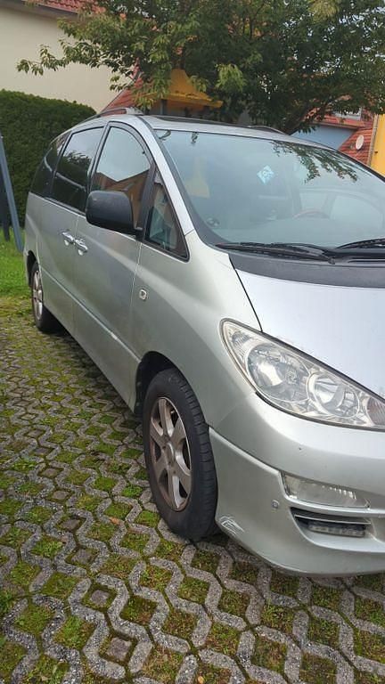 Silber Gebraucht 2004 Toyota Previa Executive Van / Kleinbus | 1.900 € - Bild 1/4