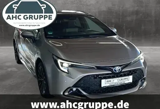Nowe Toyota Corolla 196 KM (144 kW) 2025 Srebrny Kombi