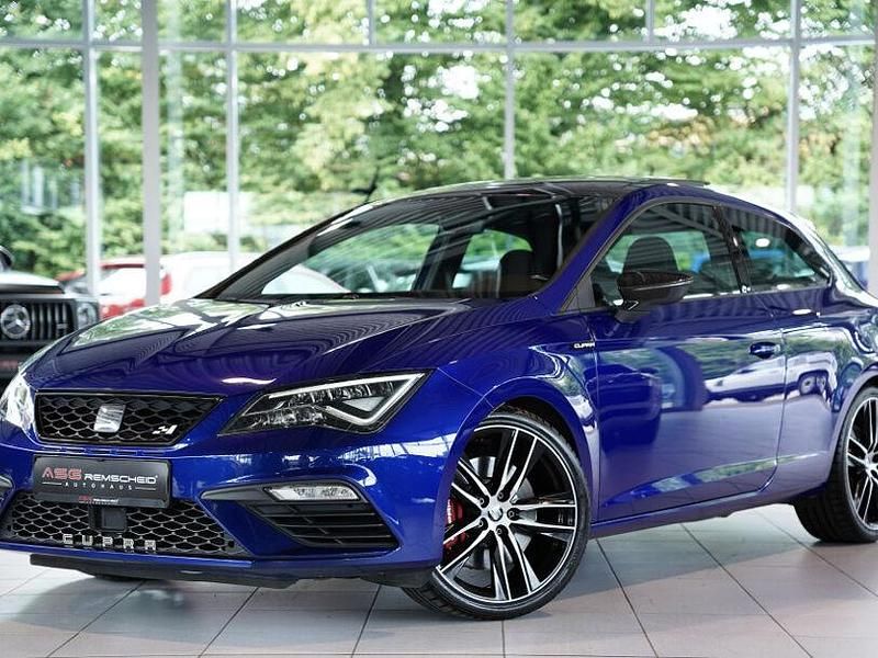 Blau Gebraucht 2018 Seat Leon Kleinwagen | 22.750 € (Teuer) - Bild 1/3