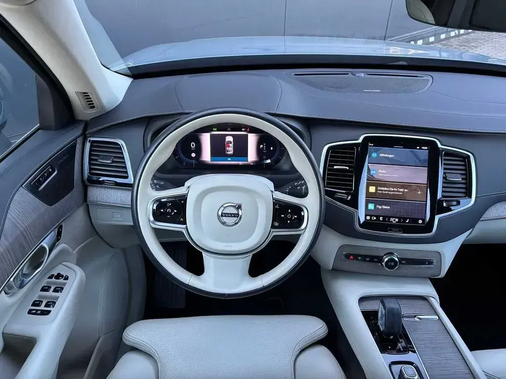 Gebraucht Volvo XC90 Plus 235 PS (172 kW) 2023 Grau SUV