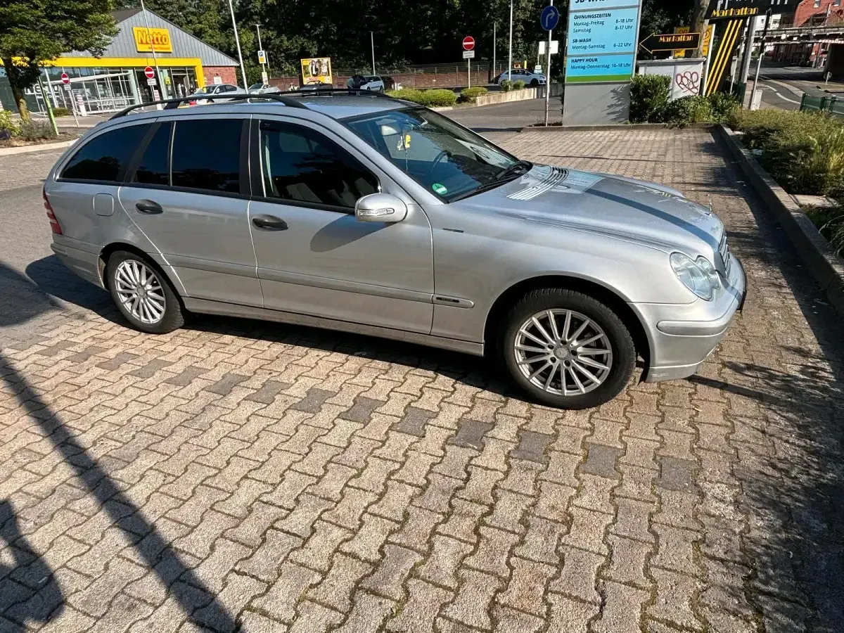 Gebraucht Mercedes C200 Elegance 122 PS (89 kW) 2005 Silber Kombi