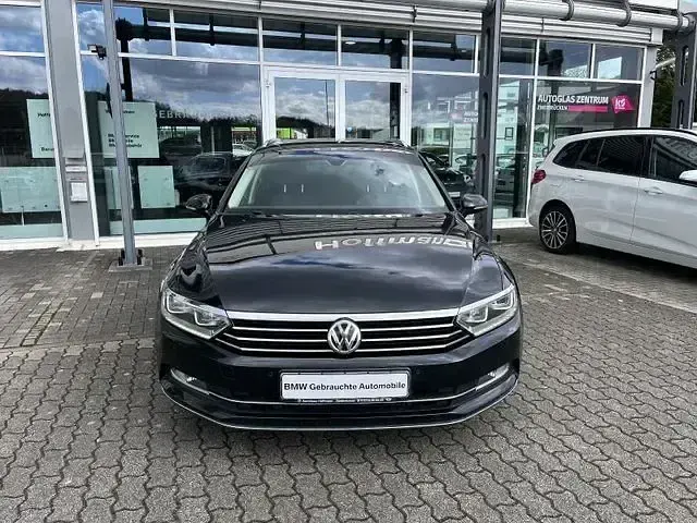 Używany VW Passat Highline 180 KM (132 kW) 2018 Czarny Kombi