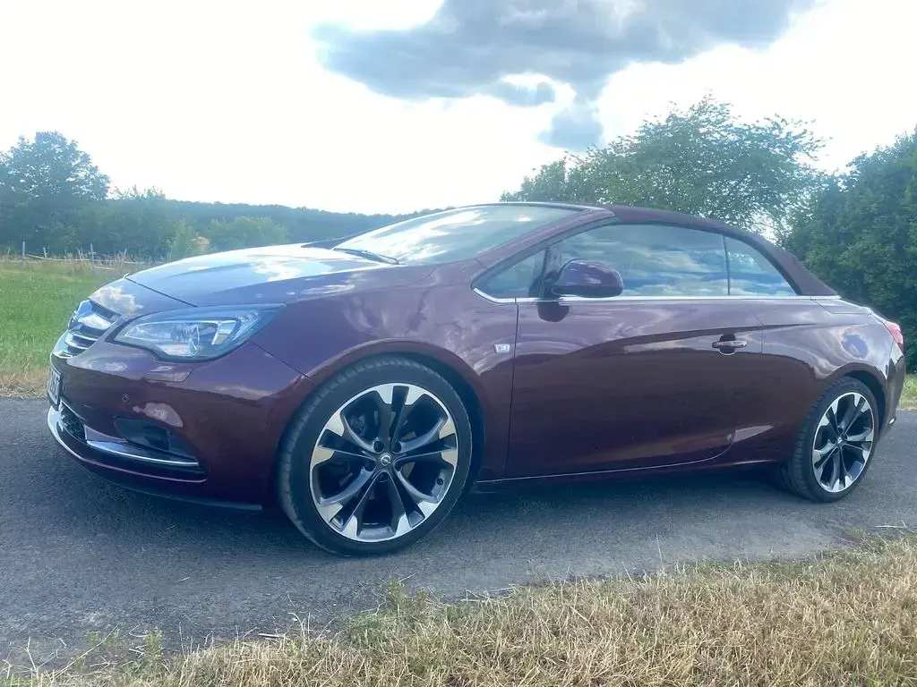 Gebraucht Opel Cascada Innovation 165 PS (121 kW) 2013 Rot Cabrio