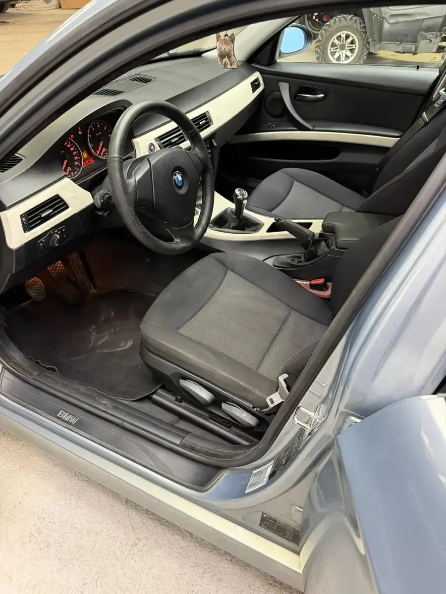 Gebraucht BMW 320 150 PS (110 kW) 2006 Grau Limousine