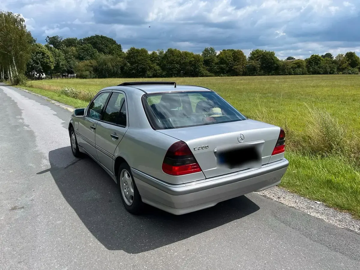 Gebraucht Mercedes C200 Elegance 136 PS (100 kW) 2000 Silber Limousine