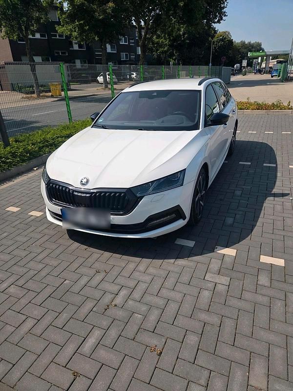 Weiß Gebraucht 2021 Skoda Octavia Kombi | 17.900 € (Guter Preis) - Bild 1/4