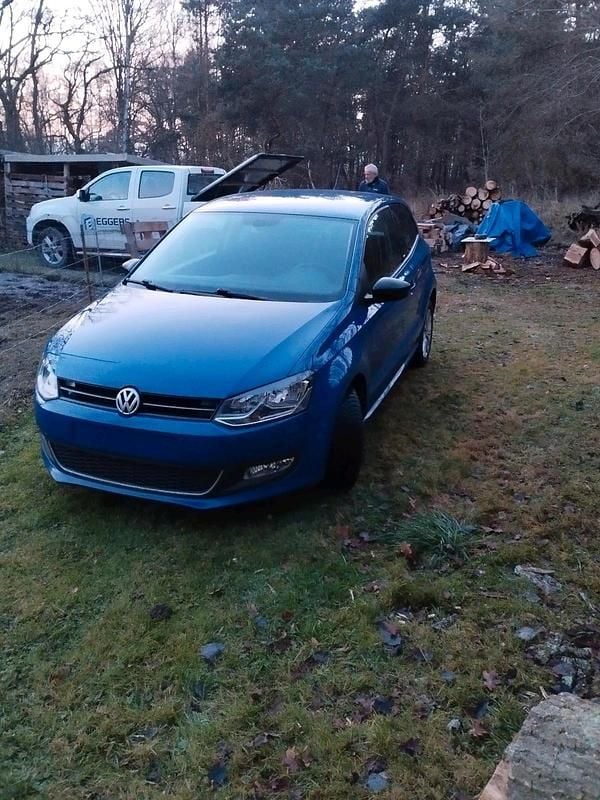 Blau Gebraucht 2011 VW Polo Style Limousine | 3.100 € (Guter Preis) - Bild 1/4