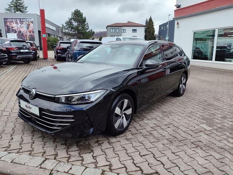 Gebraucht VW Passat Elegance 150 PS (110 kW) 2025 Grenadillschwarz metallic Kombi