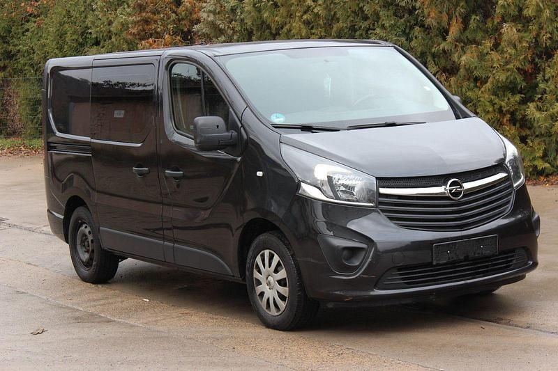Gebraucht Opel Vivaro 145 PS (106 kW) 2017 Schwarz Van / Kleinbus