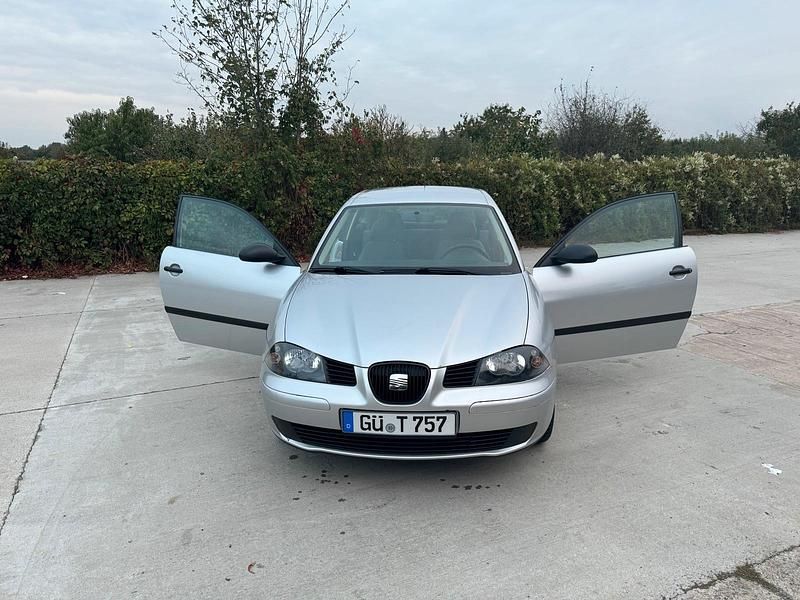Silber Gebraucht 2004 Seat Ibiza Kleinwagen | 1.300 € (Fairer Preis) - Bild 1/4