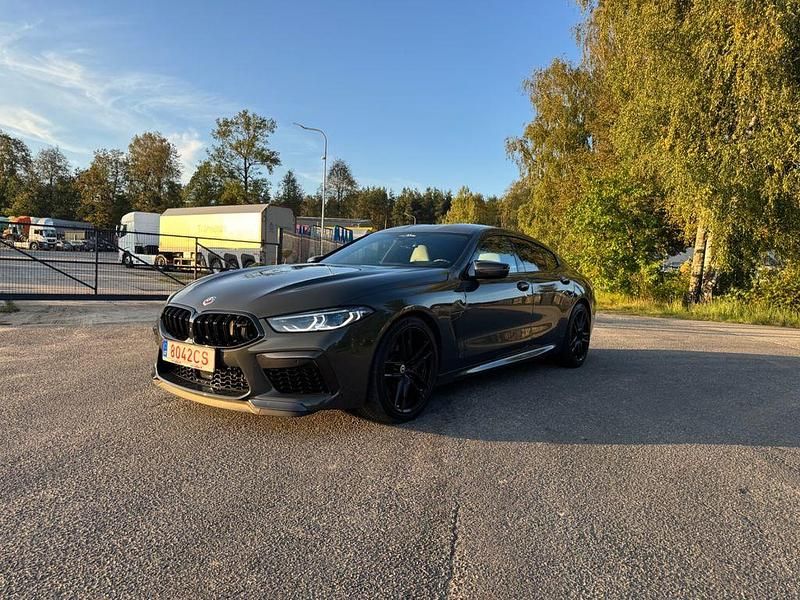 Grau Gebraucht 2023 BMW M8 Competition Edition Coupé | 85.000 € - Bild 1/4