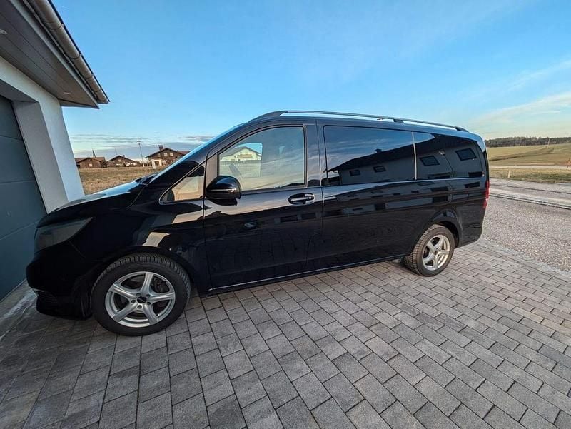 Gebraucht Mercedes V220 Edition 163 PS (119 kW) 2017 Schwarz Van / Kleinbus