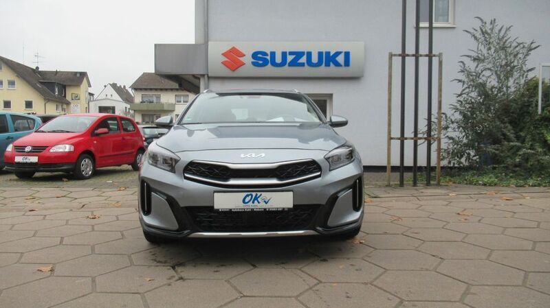 Lunarsilber metallic Gebraucht 2022 Kia XCeed Vision SUV | 21.490 € (Etwas zu teuer) - Bild 1/4