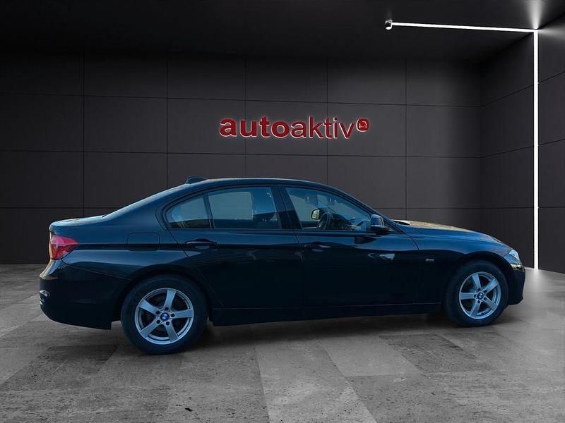 Schwarz Gebraucht 2017 BMW 318 Sport Line Limousine | 12.990 € (Guter Preis) - Bild 1/4