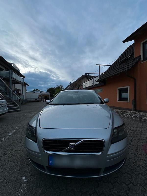 Silber Gebraucht 2006 Volvo S40 Limousine | 3.800 € (Fairer Preis) - Bild 1/4