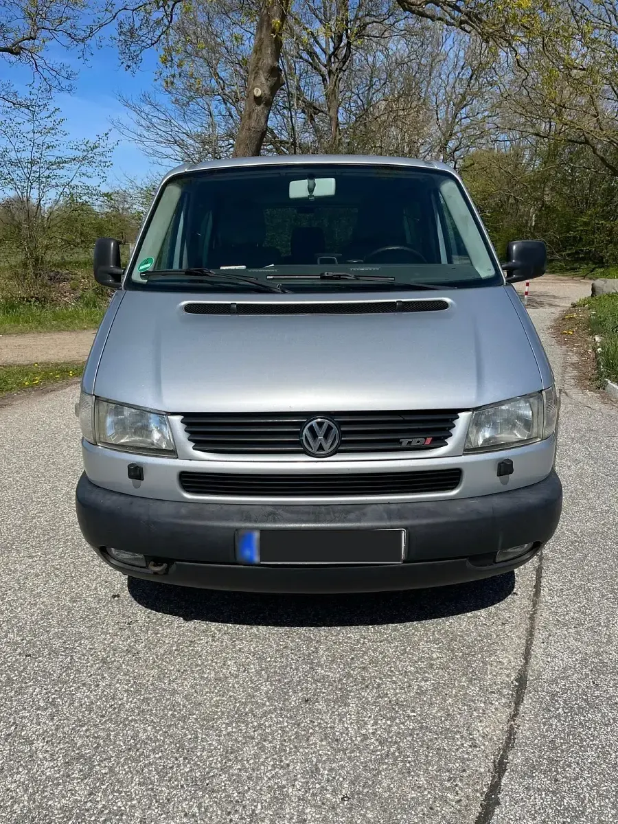 Second-hand VW Caravelle 150 CP (110 kW) 2001 Argintiu Van